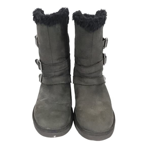 UGG Becket Leather Boots - Picture 9 of 13